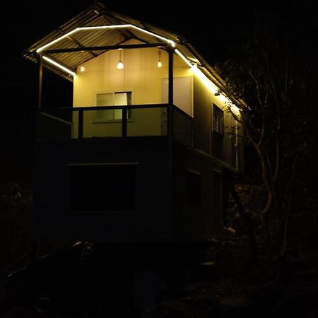 Forest Den Villa Pune Bagian luar foto